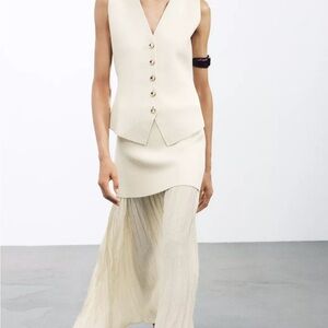 Zara Sleeveless Vest and Skirt Set, L